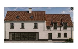 Uw eigen woning bouwen in het Pittoreske Lapscheure/Damme?<br /><br />Dit vergunde bouwproject biedt u de kans om uzelf een jaar aan plannen, tekenen en stedenbouwkundige rompslomp te besparen. AFBRAAK EN HEROPBOUW kan aan 6% BTW indien u aan de voorwaarden voldoet. Daarnaast is aankoop aan 2% verkooprechten mogelijk.<br /><br />De woning werd ontworpen in de landelijke stijl die het authentieke Lapscheure zo typeert.<br />Opvallend hierbij is de GEVELBREEDTE VAN MEER DAN 16 METER.<br /><br />Indeling:<br />Gelijkvloers: royale inkom met gastentoilet, leefruimte met open keuken (61m²!), dubbele garage (36m²), mudroom en wasplaats.<br />Eerste verdieping: slaapkamer met ensuite badkamer en dressing (34m²), badkamer 2 en 2 slaapkamers van elk 18m².<br />Zolder: bergzolder.<br /><br />Deze woning combineert ruimte, potentieel en een topligging — ideaal voor wie op zoek is naar een project met karakter en personaliseringsmogelijkheden.<br /><br />Interesse om van deze unieke eigendom uw droomwoning te maken?<br /><br />Contacteer Bonne Vastgoed 7/7 via 050/73.73.73 of info@bonnevastgoed.be voor meer info of een bezoek ter plaatse.