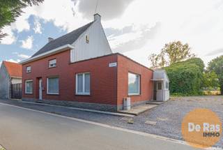 LEDE– Te renoveren woning op perceel van 12a 71caIn een rustige buurt van Lede vindt u deze woning met renovatieplicht, gelegen op een perceel van...