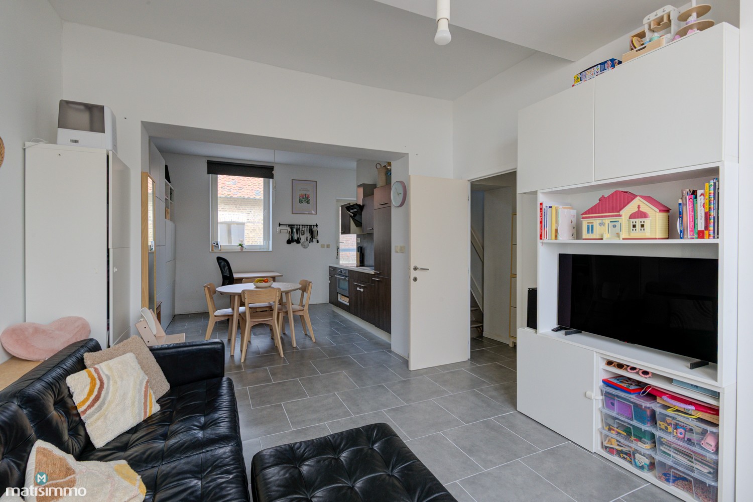 INSTAPKLARE WONING MET ZONNEPANELEN EN PRACHTIGE TUIN TE TONGEREN - foto 3