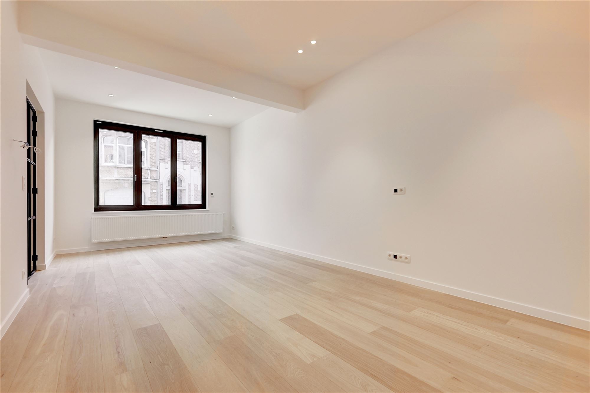 Prachtig gerenoveerd huis met tuin en 4 slaapkamers centrum Mortsel - foto 4