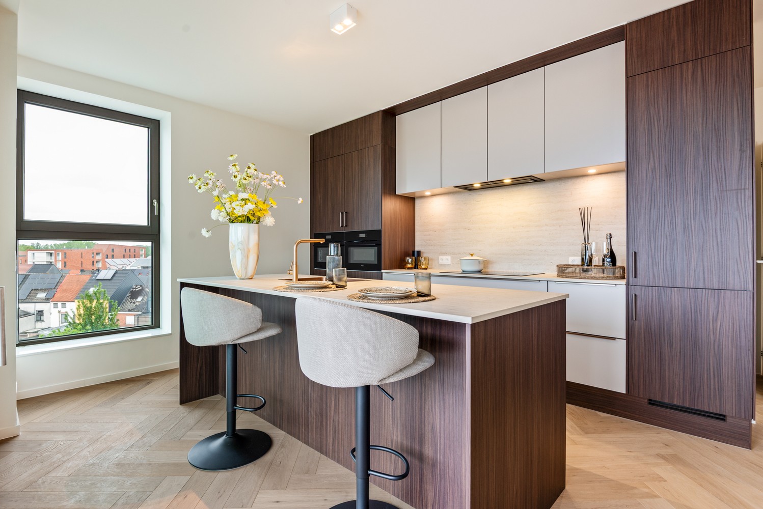 Stijlvol 3-slaapkamerappartement met wintertuin in hartje Lier - foto 2