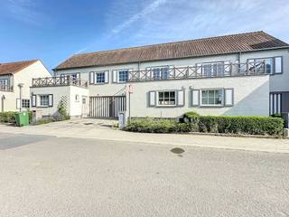 Charmevol en ruime woning te huur in Moerkerke met 3 slaapkamers. Het huis is rustig gelegen en geniet van een perfecte verbinding naar zowel...