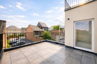 Te huur, energiezuinig gerenoveerd appartement te OudenaardeDit INSTAPKLAAR, RUIM appartement is gelegen aan het STATION en op WANDELAFSTAND van de...