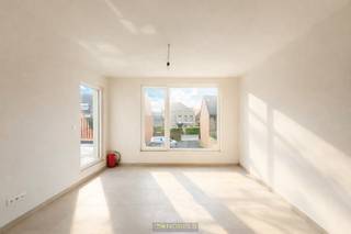 Te huur, energiezuinig gerenoveerd appartement te OudenaardeDit INSTAPKLAAR, RUIM appartement is gelegen aan het STATION en op WANDELAFSTAND van de...