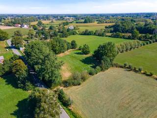 Perceel landbouwgrond, gunstig gelegen te Beerzel, nabij Putte. Dit mooie weiland heeft een oppervlakte van 2547 m². Het perceel is gelegen links...