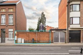 Bouwgrond voor gesloten bebouwing op top ligging tegenover de vesten en Nete in centrum Lier.Algemeen:- Bouwgrond voor het bouwen van een gesloten...