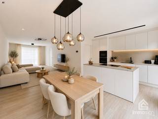 <strong>PLUSPUNTEN:</strong><br />+ perceeloppervlakte: 175 m²<br />+ bewoonbare oppervlakte: 142 m²<br />+ 3 ruime slaapkamers<br />+ ondergrondse privé parkeerplaats<br />+ ruime kelderberging<br />+ ventilatie type D<br />+ warmtepomp Vaillant<br />+ voorzien van laadpaal<br />+ hoogwaardige afwerking<br />+ aanwezigheid van zonnepanelen<br /><br /><strong>ALGEMEEN:</strong><br />Welkom in deze prachtige, recente woning aan het Regenboogplein in Pelt, waar comfort, energiezuinigheid en hoogwaardige afwerking perfect samenkomen. Deze instapklare woning werd met oog voor detail afgewerkt met kwalitatieve materialen en straalt een tijdloze elegantie uit.<br /><br />De lichtrijke leefruimte vormt samen met de stijlvolle keuken het hart van de woning en biedt een aangename woonbeleving voor het hele gezin. Met drie volwaardige slaapkamers is er voldoende ruimte voor zowel gezinnen als koppels die extra plaats wensen voor een bureau of hobbyruimte.<br /><br />Een absolute meerwaarde is de ondergrondse privéparkeerplaats die rechtstreeks bereikbaar is vanuit de woning, aangevuld met een ruime kelderberging. Dankzij de zonnepanelen, ventilatiesysteem D en het uitstekende energiepeil geniet u bovendien van een bijzonder energiezuinige woning met lage verbruikskosten.<br /><br />Ook aan comfort werd gedacht: de verkoop omvat de volledige raamdecoratie, alle verlichtingsarmaturen en de aanwezige laadpaal, waardoor u zonder bijkomende investeringen meteen kunt verhuizen.<br /><br />De woning is gelegen op een rustige en aangename locatie in Pelt, met winkels, scholen, openbaar vervoer en belangrijke verbindingswegen op korte afstand. Hierdoor geniet u dagelijks van een ideale combinatie tussen rustig wonen en een vlotte bereikbaarheid.<br /><br />Bent u op zoek naar een recente, kwalitatief afgewerkte woning waar luxe, comfort en duurzaamheid hand in hand gaan? Dan is deze eigendom beslist een bezoek waard.<br /><br /><strong>INDELING:</strong><br />-1: kelder vanuit de woning met privé autostaanplaats en kelderberging<br />+0: inkomhal, toilet, wasberging, keuken, woonkamer, eetkamer;<br />+1: nachthal, badkamer, 3 slaapkamers;<br /><br /><strong>FINANCIERING:</strong><br />Een succesvolle vastgoedtransactie begint met een goede voorbereiding. Wij adviseren kandidaat-kopers om hun financiële mogelijkheden tijdig in kaart te brengen, zodat zij met de nodige zekerheid en vertrouwen kunnen handelen wanneer de juiste opportuniteit zich aandient.<br /><br /><strong>VERKOPEN OF VERHUREN MET EEN STRATEGISCHE AANPAK?</strong><br />Dankzij het vertrouwen van onze klanten en onze sterke marktpositie zijn wij voortdurend op zoek naar kwalitatieve eigendommen. Overweegt u te verkopen of te verhuren? Ontdek vrijblijvend onze persoonlijke aanpak en hoe wij uw eigendom optimaal positioneren om de juiste doelgroep te bereiken.<br /><br /><strong>ALS EERSTE OP DE HOOGTE VAN NIEUW AANBOD:</strong><br />De beste eigendommen worden vaak gevonden vóór ze breed beschikbaar zijn. Schrijf u vrijblijvend in via onze website en ontvang nieuw aanbod dat aansluit bij uw wensen en zoekcriteria.<br /><br /><strong>UW VASTGOED, ONZE EXPERTISE:</strong><br />Elke eigendom verdient een persoonlijke strategie. Met een combinatie van marktkennis, professionele presentatie, actieve klantenbenadering en een sterk netwerk begeleiden wij onze klanten naar een succesvol resultaat.<br /><br /><strong>PERSOONLIJKE SERVICE, PROFESSIONELE BEGELEIDING:</strong><br />Een vastgoedbeslissing vraagt een doordachte aanpak. Ons ervaren team staat klaar om u persoonlijk te adviseren en te begeleiden bij elke stap. Contacteer ons via +32 89 87 03 67 of via info@immosign-plus.be.