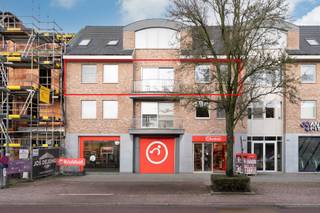 Comfortabel en groot appartement midden het in het centrum van Wuustwezel. Alle winkels, openbaar vervoer en andere voorzieningen zijn...