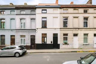 GHENT - Modern terraced house with nice city garden Located in the Victoriastraat in Ghent, you will find this modern home located in the bustling...