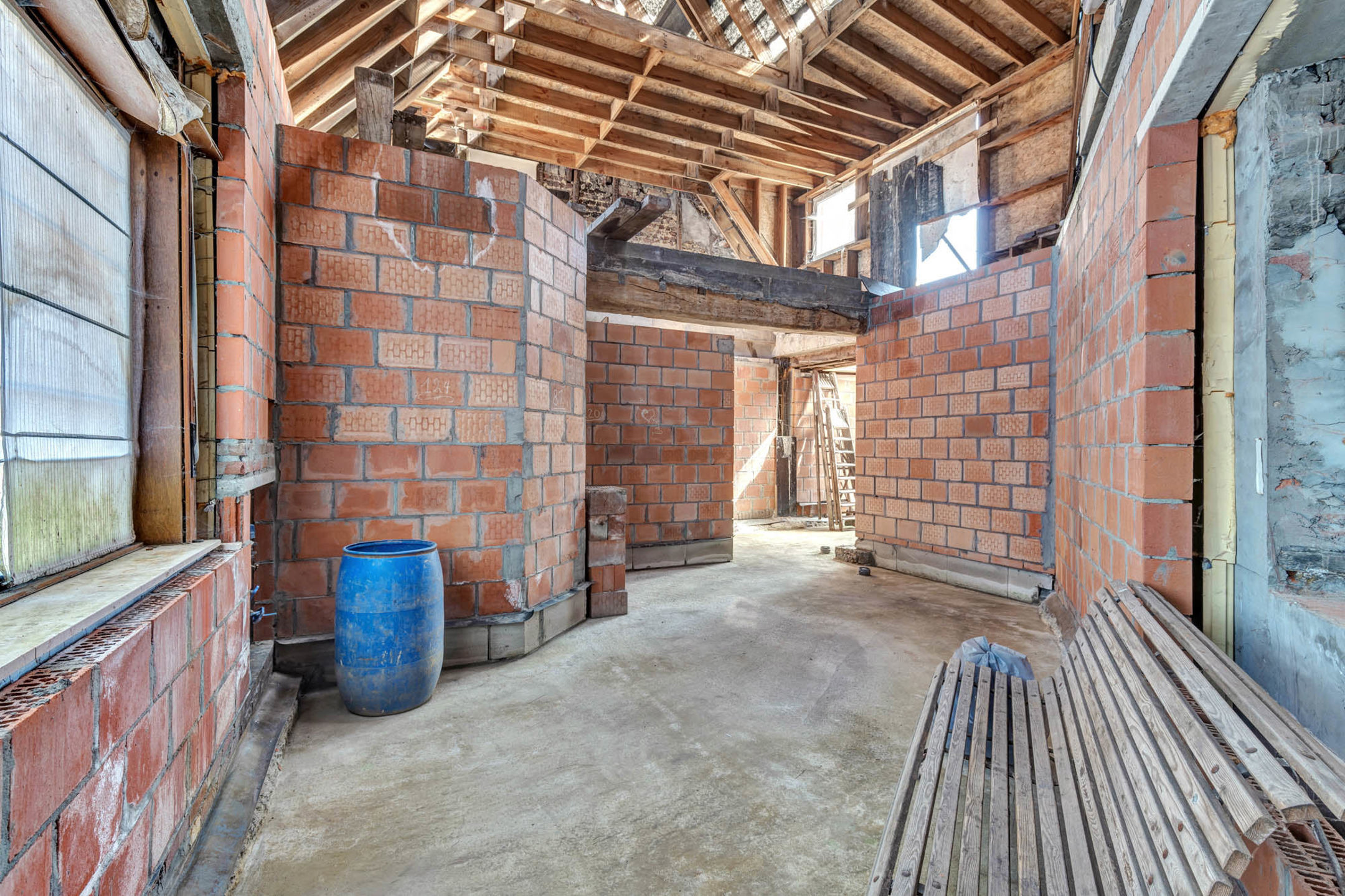 Te renoveren woning op strategische locatie te Ninove - foto 5