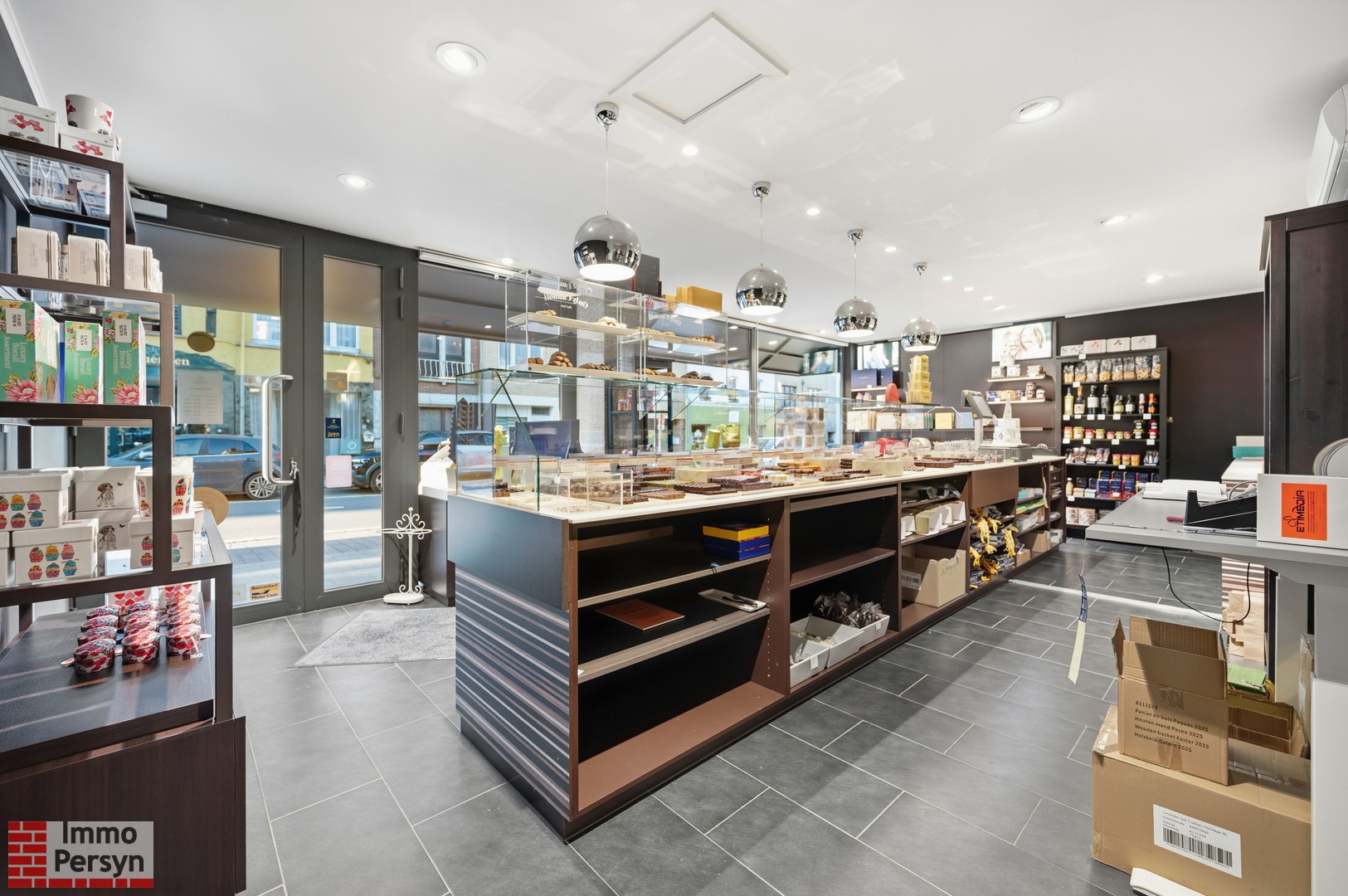 Zorgeloze investering op toplocatie: Gerenoveerd handelspand (Leonidas) in hartje Scherpenheuvel - foto 4