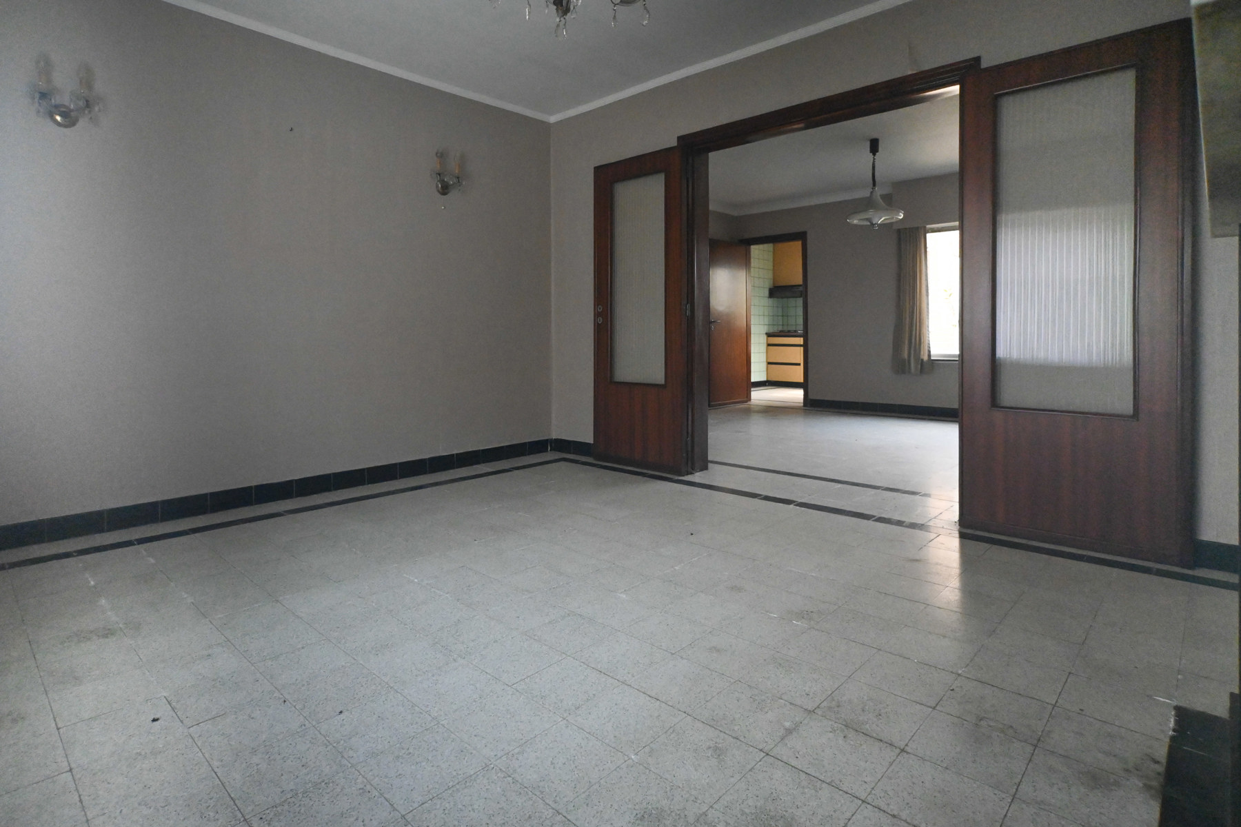 Te renoveren hoekwoning met garage te Eernegem. - foto 5
