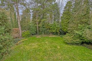 This surprisingly spacious (378m² living area), multipurpose house on a 956m² plot is for sale along the Maalse Steenweg. In addition to...