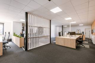 Contacteer Simon op het nummer 0498123708 of simon@vicusvastgoed.beDe kantoorruimte is momenteel verhuurd.In Torhout bevindt zich dit instapklaar...