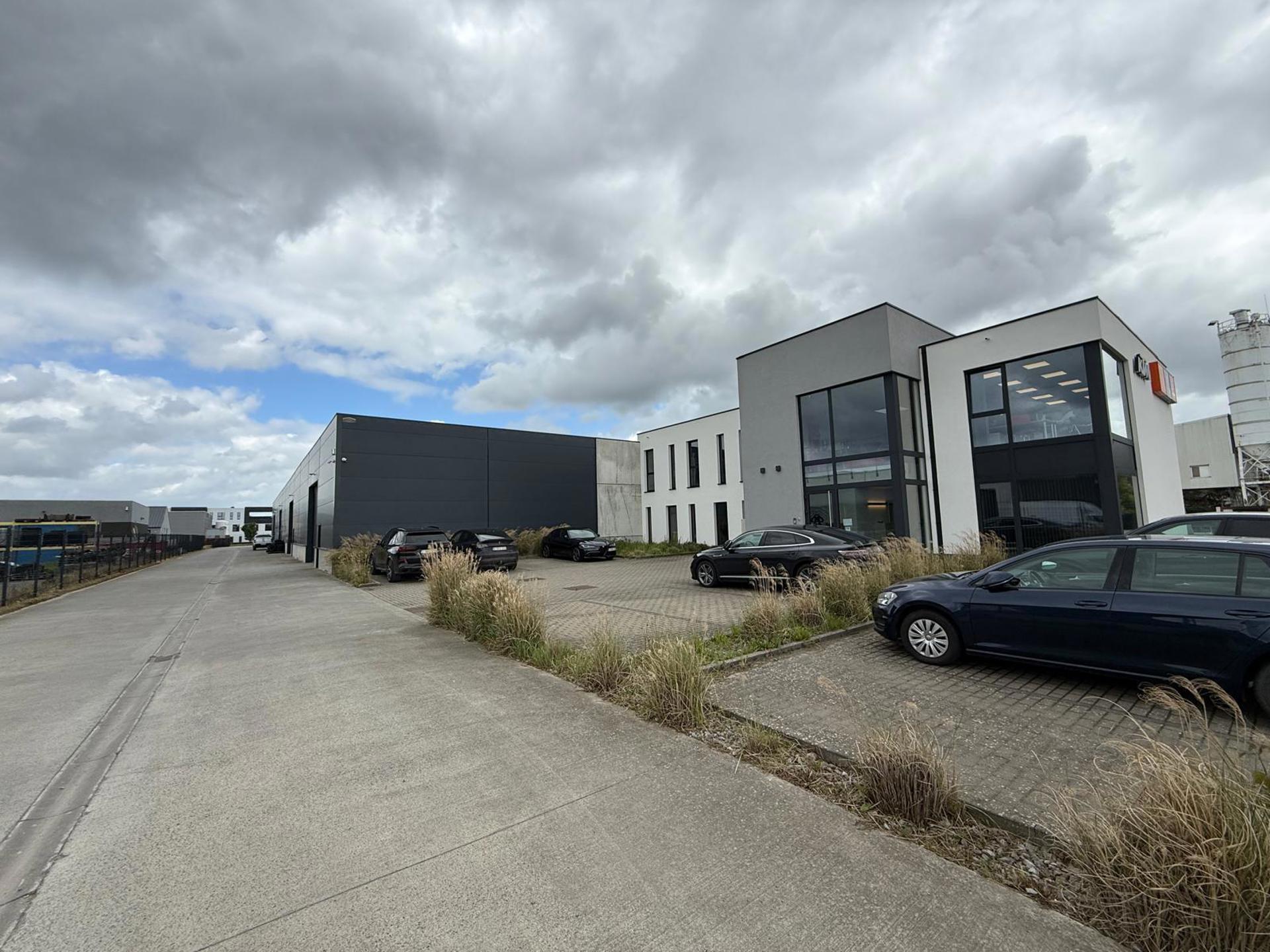 Magazijn & kantoren 2.200 m² – Gembloux - foto 4