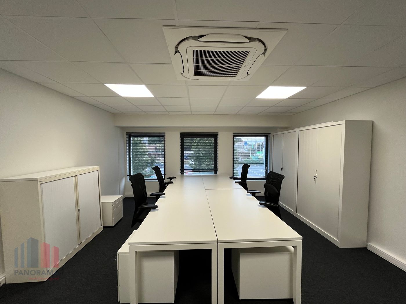 Gemeubileerde kantoorruimte van 50 m² nabij de R4 te Lochristi - foto 2