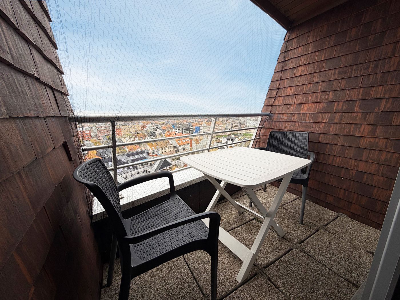 Gemeubeld 1-slaapkamer appartement met 2 terrassen op de Zeedijk van Blankenberge - photo 5