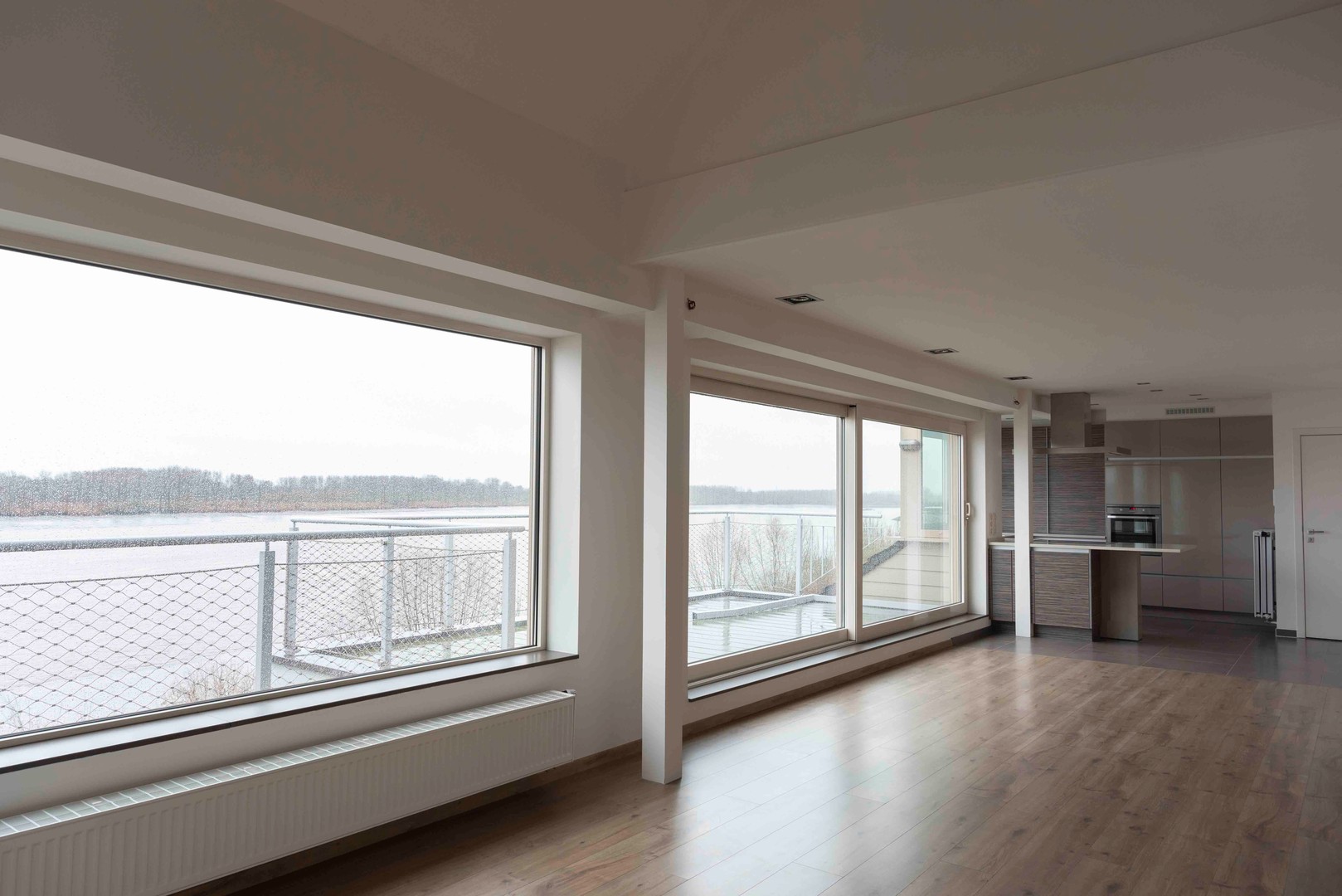 Exclusief dakappartement met uniek waterzicht, royale ruimtes en uitzonderlijk grote garage! - photo 1