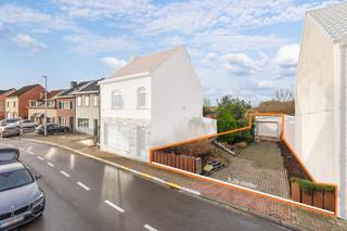 <p>Bouwgrond te koop in het centrum van Liedekerke, Meersstraat 60 – een instapklare kans om zelf te bouwen op een perceel van 378 m². Het terrein is 9,26 m breed en 51 m diep, met een goedgekeurde bouwbreedte van 9,26 m en een bouwdiepte van 15 m, goed voor een bebouwbare oppervlakte van 132 m². De grond maakt deel uit van een verkaveling en is gelegen nabij het centrum, op wandelafstand van winkels, scholen, openbaar vervoer en een station. Ook de oprit E-40 bevindt zich vlakbij.</p><p>Een ideale uitvalsbasis om een nieuwbouwproject volledig naar eigen wens te realiseren, centraal gelegen in Liedekerke.</p><p>Interesse? Neem contact op met TOPO-IMMO voor meer informatie of een bezoek.</p>