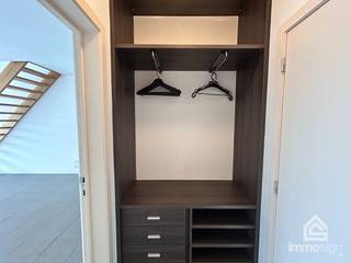 PLUSPUNTEN:+ woonoppervlakte: 75 m²+ terrasoppervlakte: 30 m²+ 2 slaapkamers+ duplexappartement+ ondergrondse parkeerplaats+ kelderberging+...