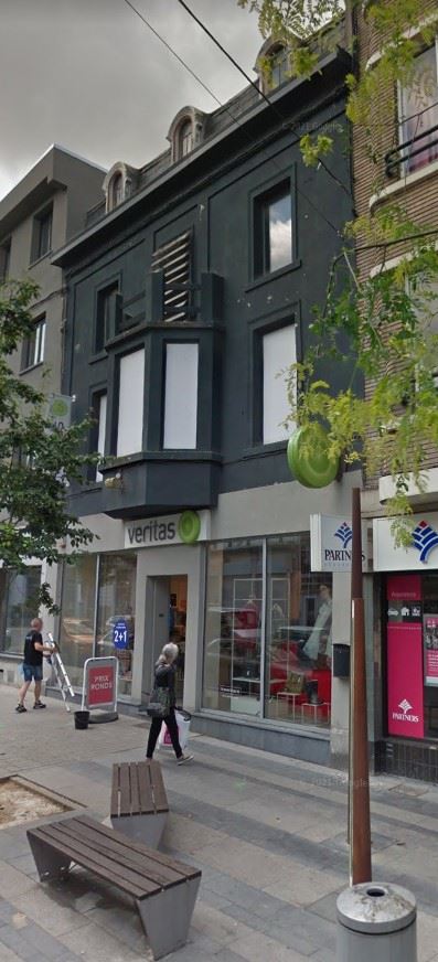 Commercial à louer à La Louvière - photo 1