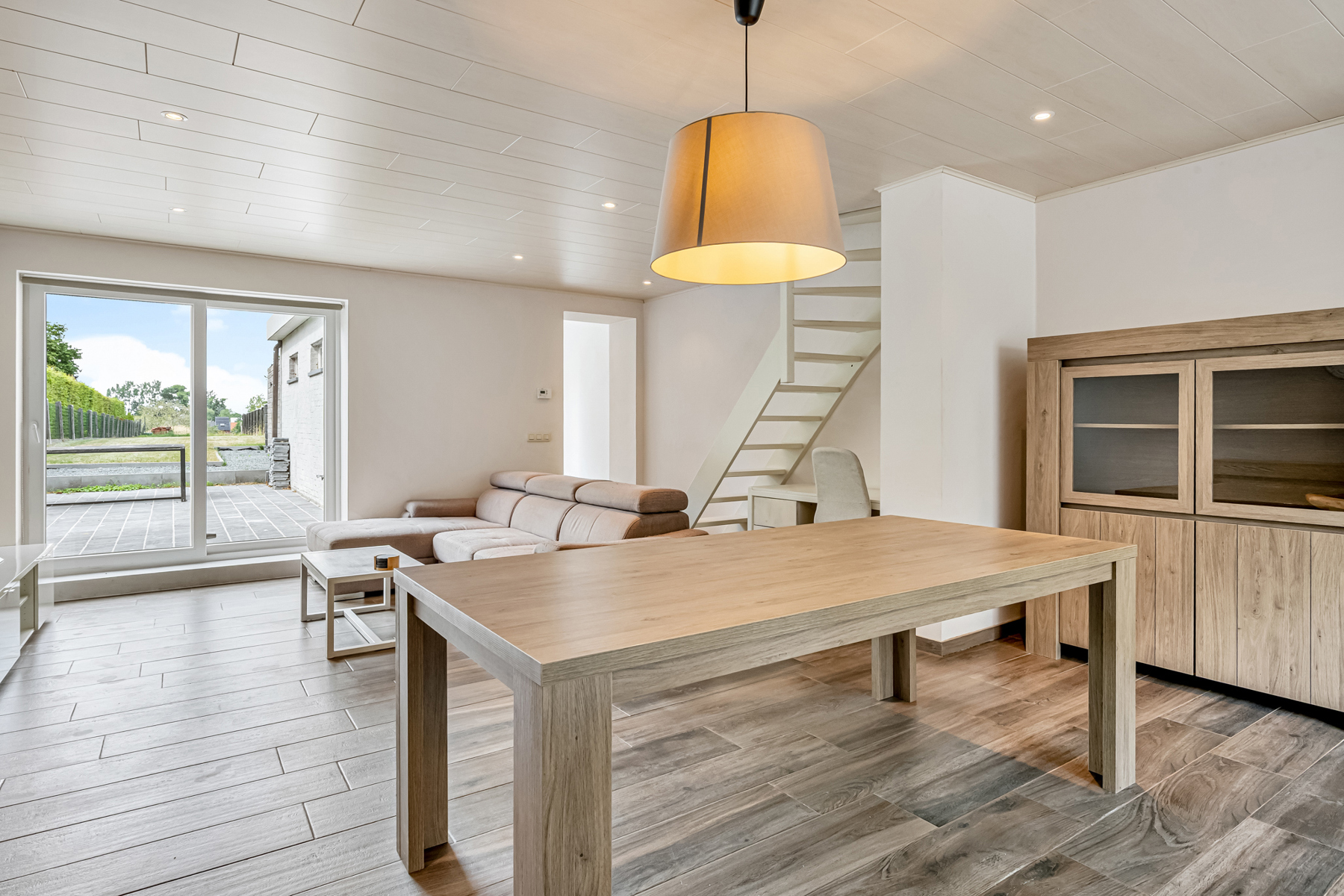 Authentieke en compleet vernieuwde woning - foto 4