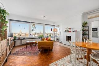 Te koop: stijlvol appartement in Antwerpen Linkeroever, met fenomenaal uitzicht op de skyline en Rechteroever.Dit goed onderhouden appartement...