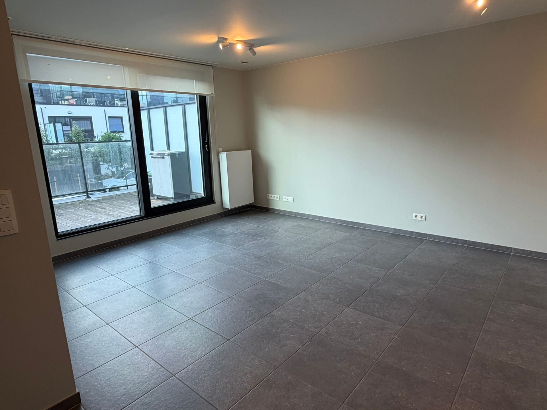 Appartement met 2 slaapkamers en groot terras - foto 3