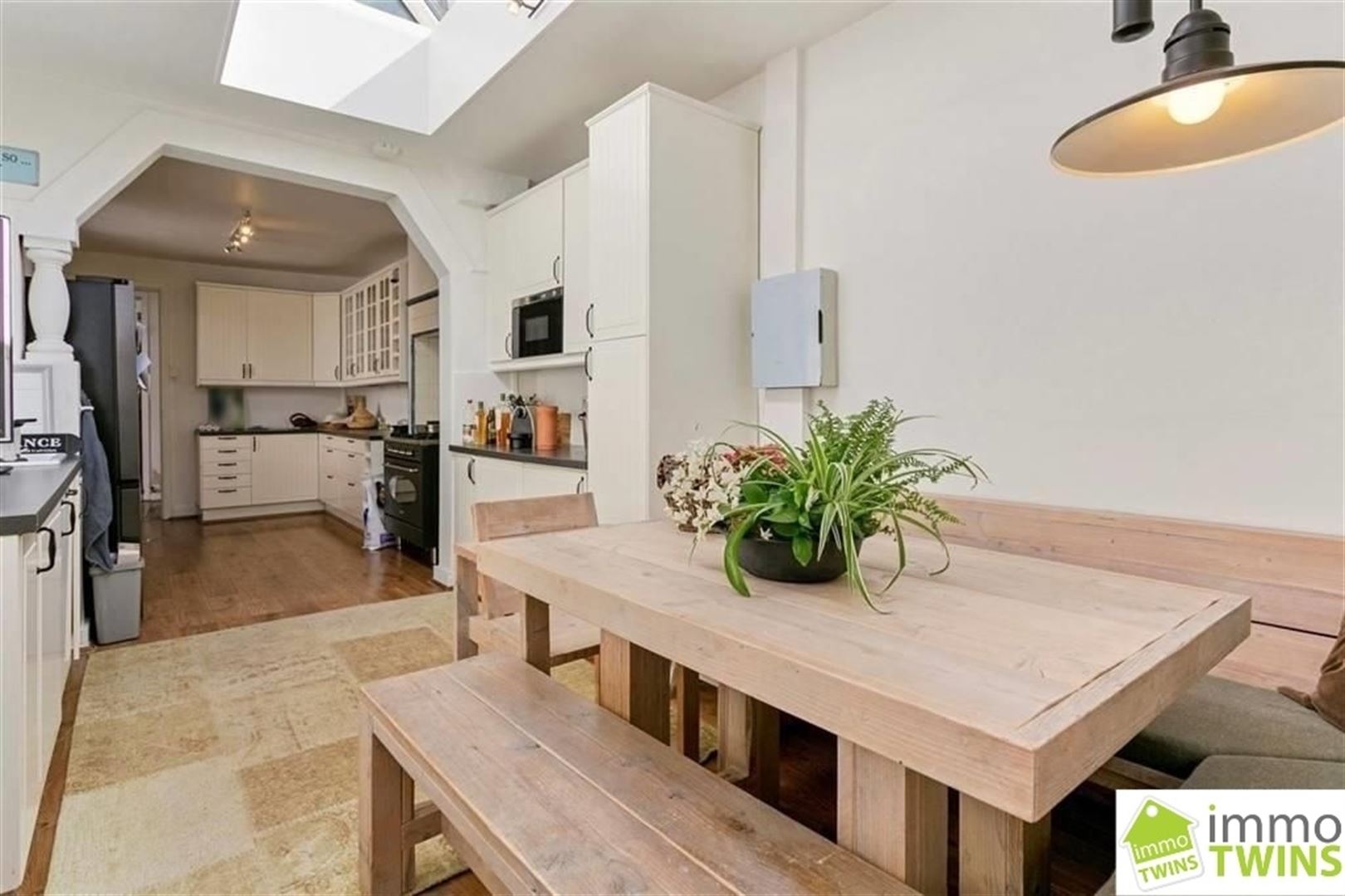Karaktervolle, ruime woning met 6 slaapkamers, binnenkoer met jacuzzi en topligging! - foto 5