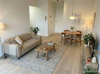Ontdek dit volledig gerenoveerde en charmante appartement in Herent! Het appartement beschikt over één comfortabele slaapkamer en een moderne...
