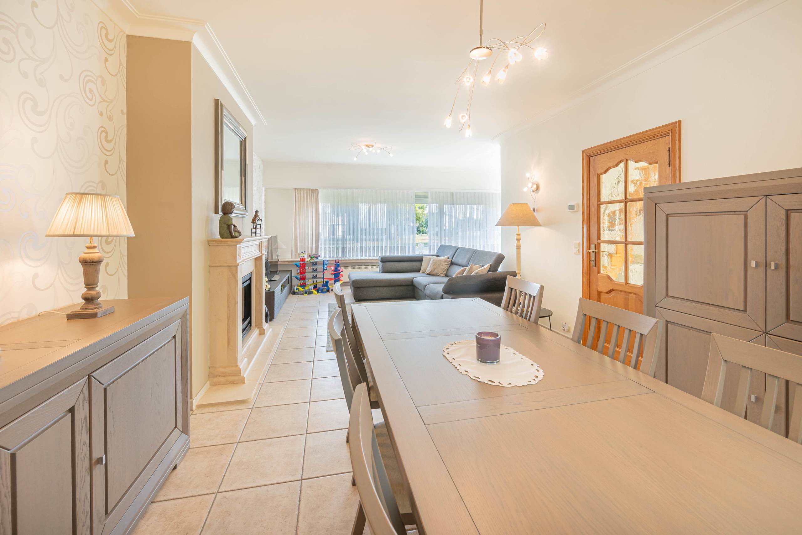 Kwalitatieve woning met 3 autostaanplaatsen in de garage! - foto 5