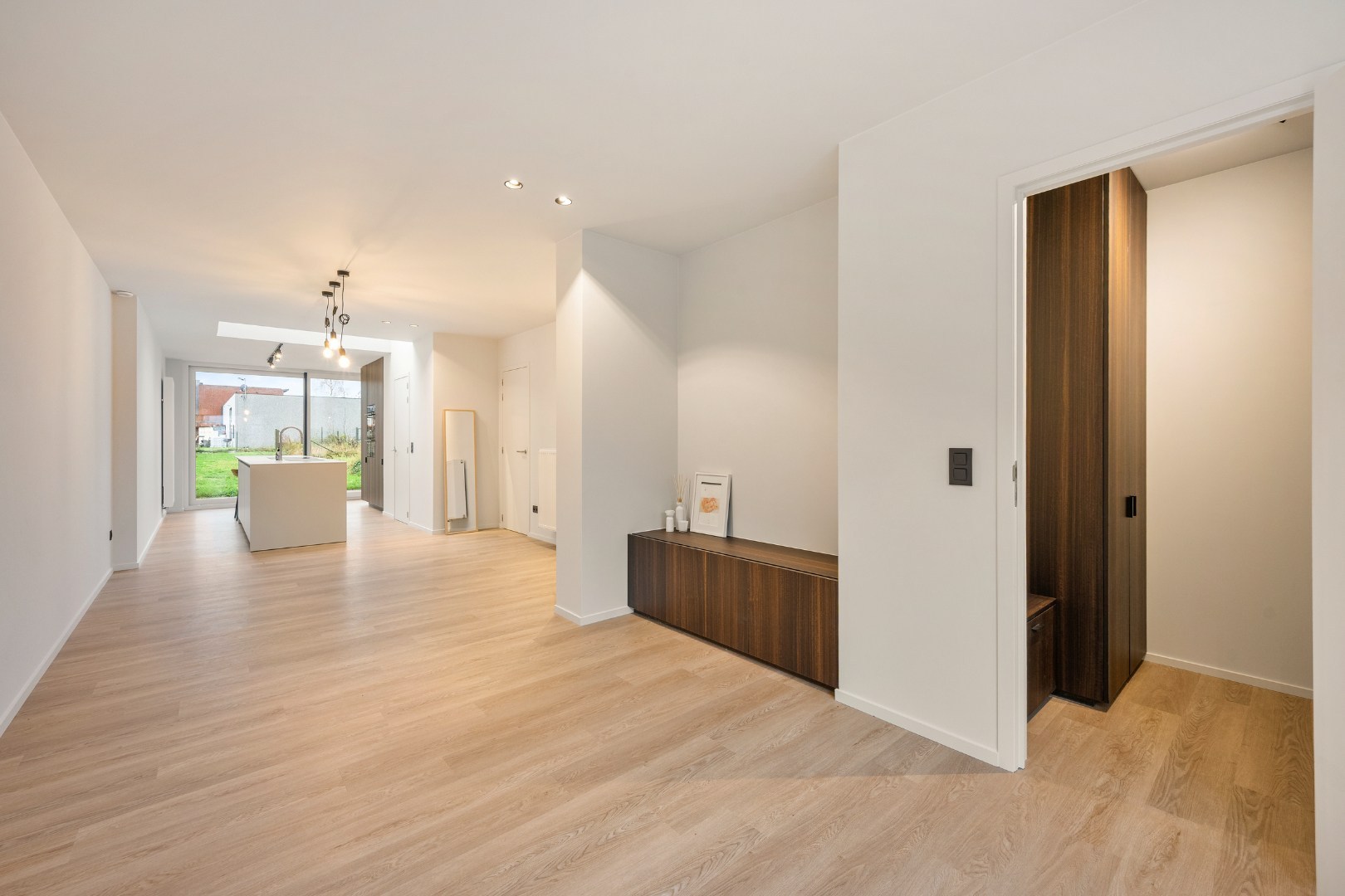 Instapklare halfopen woning met 3 slaapkamers en zuidgerichte tuin in Ledegem - foto 2