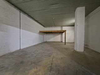 Gelegen op een vlot bereikbare locatie biedt dit magazijn van 120 m² een ideale ruimte voor opslag of lichte professionele activiteiten. De site...