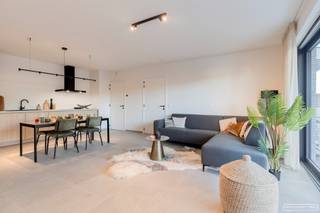 In het centrum van Anzegem, vlak bij de kerk, ontdek je dit lichtrijke tweeslaapkamerappartement in het nieuwbouwproject L’Eglize. Terwijl...