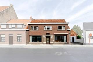 Deze ruime woning is gelegen in de dorpskern van Zarren, een rustige deelgemeente van Kortemark. Dankzij de centrale ligging bevinden alle...