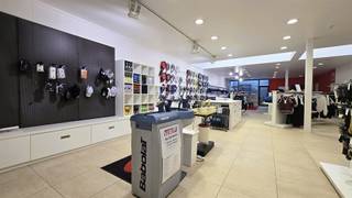 Commerciële Ruimte te Huur in Kortenberg: Ideaal voor Retail Deze commerciële eigendom in het hart van Kortenberg is een uitstekende kans voor uw...