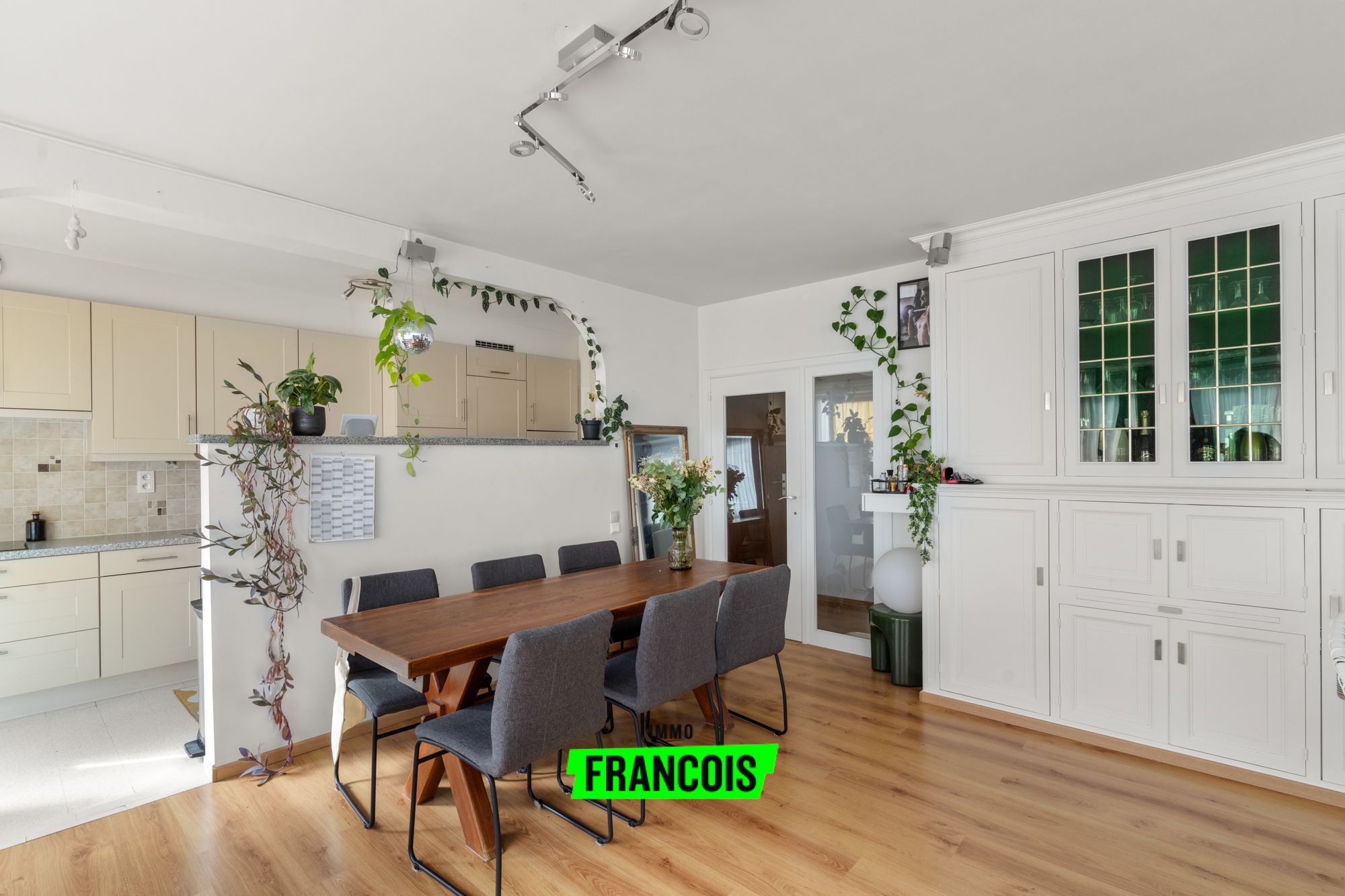 Ruim en instapklaar appartement pal in centrum Oostende. - foto 3