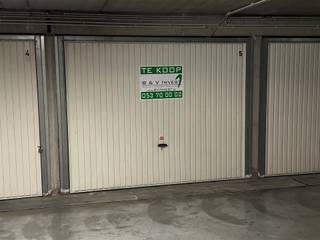 In het gebouw Residentie De Burcht Aalst bevindt  zich op de tweede verdieping onder de grond een ruime garage.De garage is voorzien van een stevige...