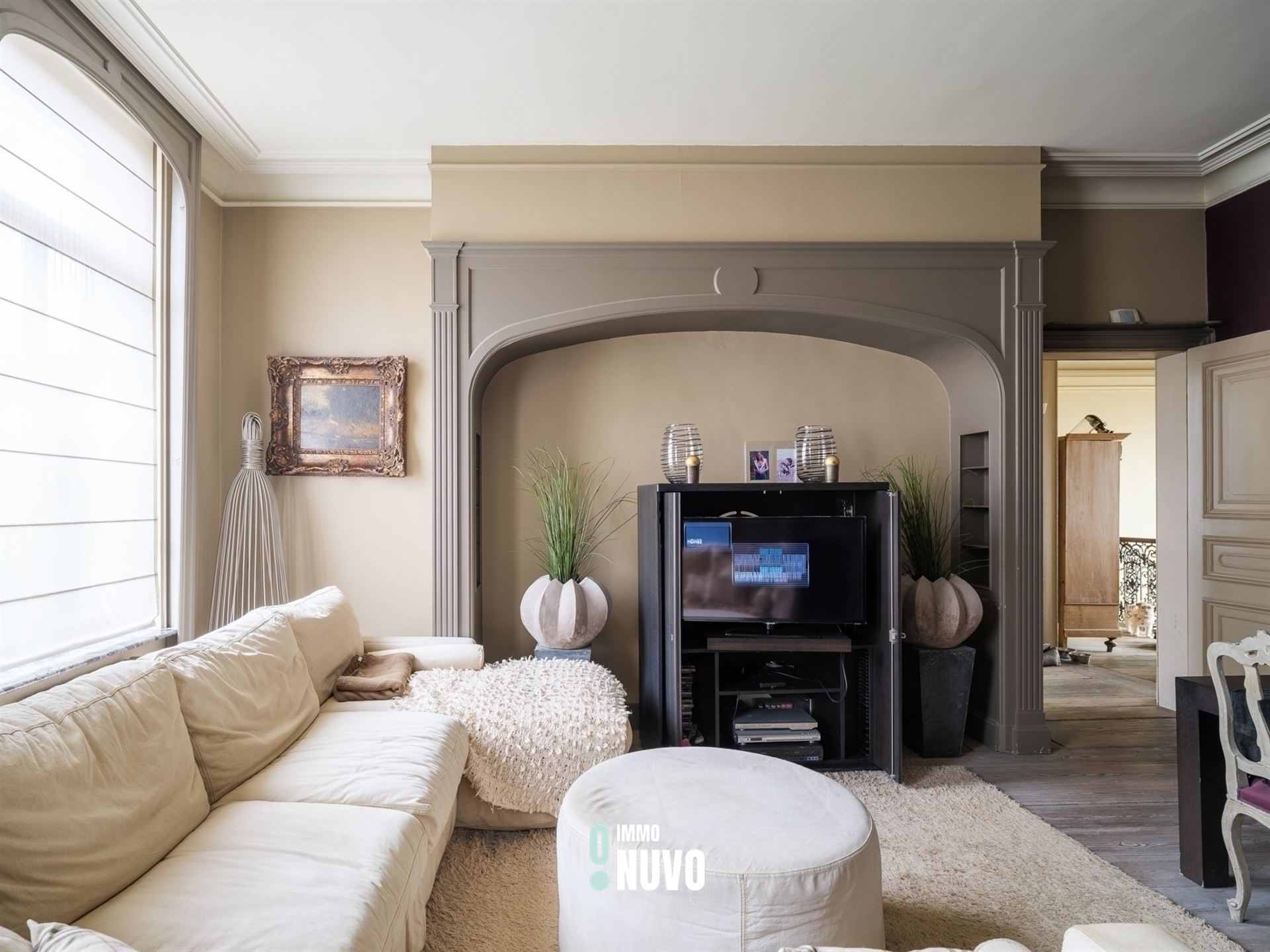 Exclusief herenhuis met handelspand op toplocatie te Aalst. - foto 4