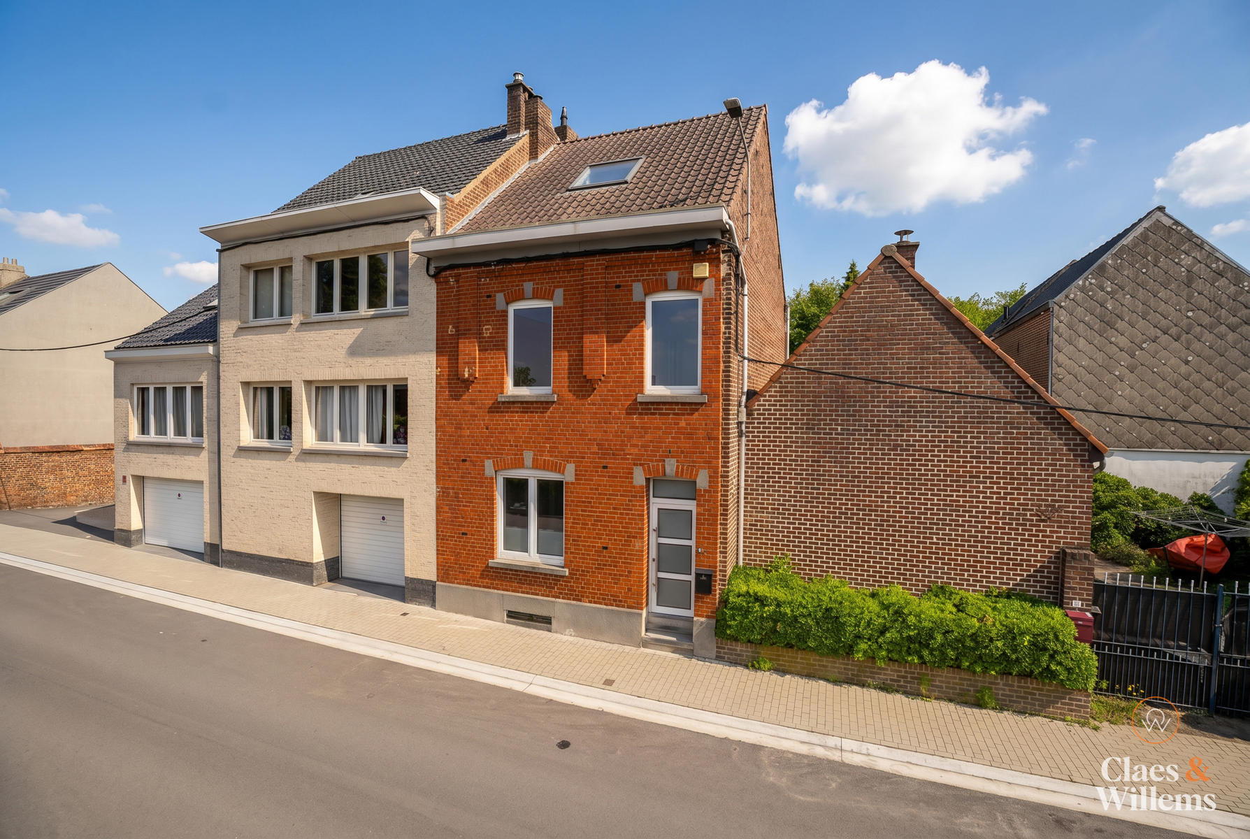 House for sale in Halle with 3 bedrooms - photo 1