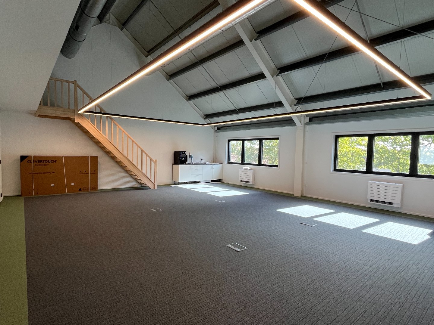 Casco kantoorruimte in het industrieterrein van Veurne - foto 4