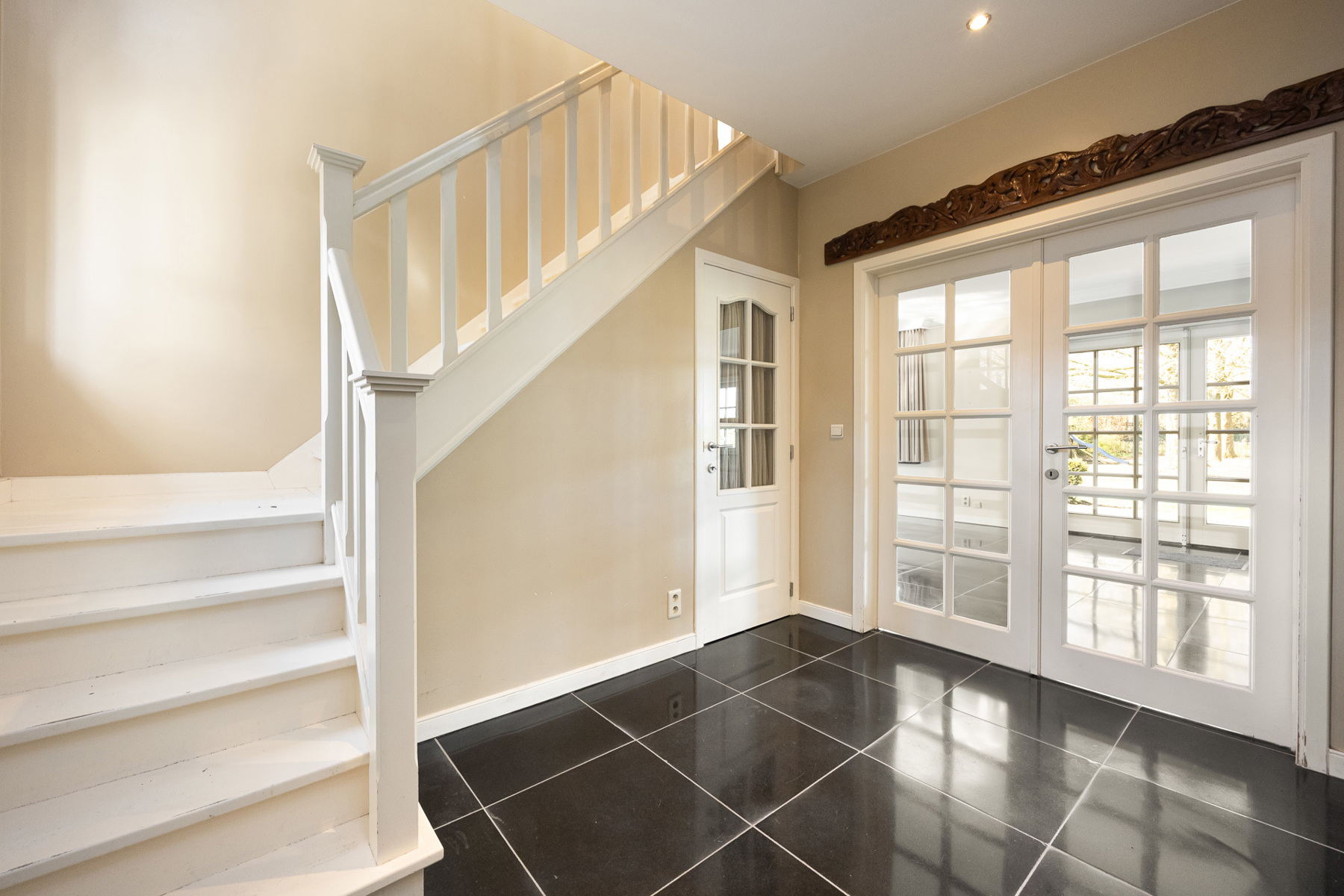 Rustig gelegen villa met grote tuin - foto 3