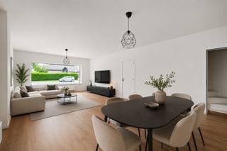 <p><span>Instapklare woning met 2 slaapkamers, gunstig gelegen te Putte - nabij het landelijke dorpscentrum van Peulis.</span></p><p><span> </span></p><p><span>Deze mooie woning werd volledig gemoderniseerd en geoptimaliseerd in 2025-2026 en is voorzien van alle moderne comfort, met als gevolg een gunstig EPC. Op het gelijkvloers is er een gezellige en lichtrijke woonkamer met aansluitend halfopen leefkeuken, een ideale thuis om mensen te ontvangen. Op de eerste verdieping zijn er in totaal 2 slaapkamers en een apart toilet. Een knappe badkamer met inloopdouche, gelegen op het gelijkvloers, maakt het geheel compleet. Een praktische berging en bergzolder bieden voldoende stockageruimte. En indien u niet binnen wenst te vertoeven, kan u heerlijk tot rust komen in de aangename, perfect zuid gerichte tuin.</span></p><p><span> </span></p><p><span>Een unieke kans voor wie een woning zoekt gelegen nabij het landelijke dorpscentrum van Peulis, nabij scholen en winkels.</span></p><p><span>Vlotte bereikbaarheid is tevens een troef, een centrale ligging tussen Brussel en Antwerpen - Mechelen - Leuven.</span></p><p><span> </span></p><p><span>Bezoek enkel na afspraak, vrijblijvende info op kantoor: 015/755 444 of <span>info@immovercammen.be</span></span></p><p><span> </span></p>