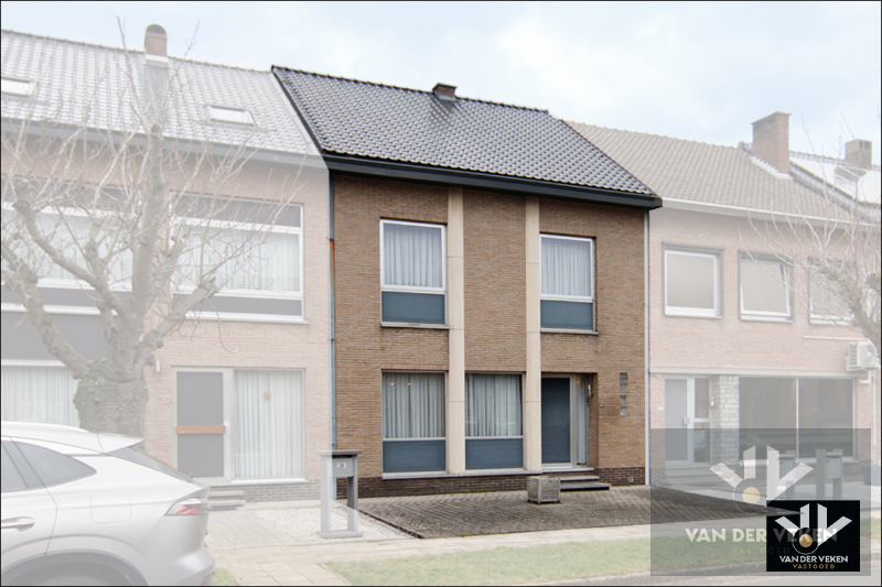 DEGELIJKE GEZINSWONING MET GARAGE IN DE SINT-CATHARINAWIJK - foto 2