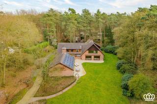 Van harte welkom om deze prachtige villa te bezoeken op zaterdag 28 maart tussen 12u en 14u! Zeer royale en uniek ontworpen villa, ideaal voor...