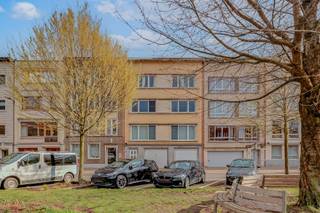 Close to the Markgrave neighborhood we find in the Lange Lozanastraat in Antwerp this newly built apartment for sale. To accessibility you can...