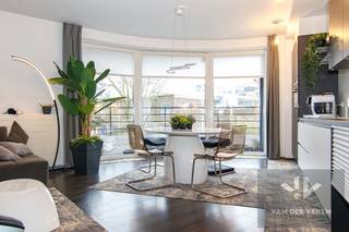 Luxueus afgewerkt, instapklaar 1-slaapkamerappartement in moderne residentie "ZUIDZICHT II", op wandelafstand van Quartier Bleu TROEVEN: -...