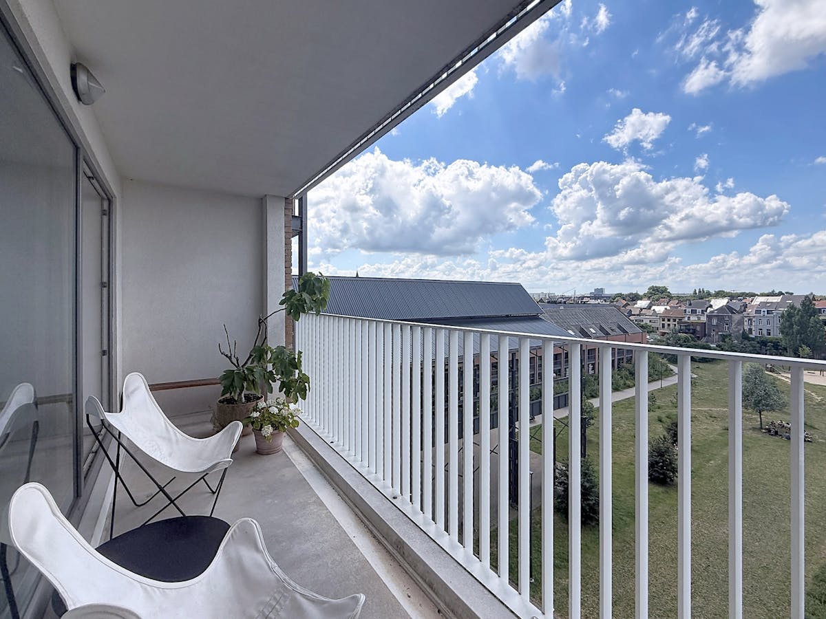 Hip appartement met 2 slaapkamers en terras te Gent  - foto 5