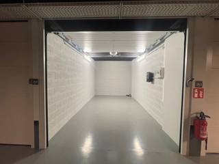 Garagebox te huur onder het Albertplein met inkom langs de Zeedijk / hoek Albertplein.Hoge standaard afwerking - afstandsbediening voor toegang - 2...