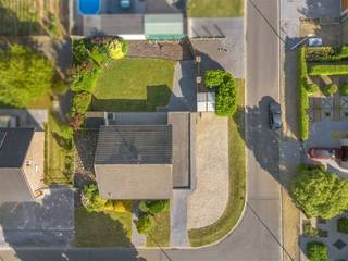 We vinden deze charmante gelijkvloerse woning terug in de Guvelingen ter hoogte van nummer 77 te Sint-Truiden. Grote troef hier is ongetwijfeld...